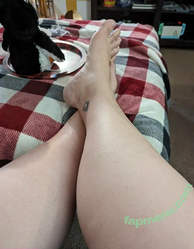 flirtyf33t94 nude photo #0060 (peanutbutterandjellyaddict)
