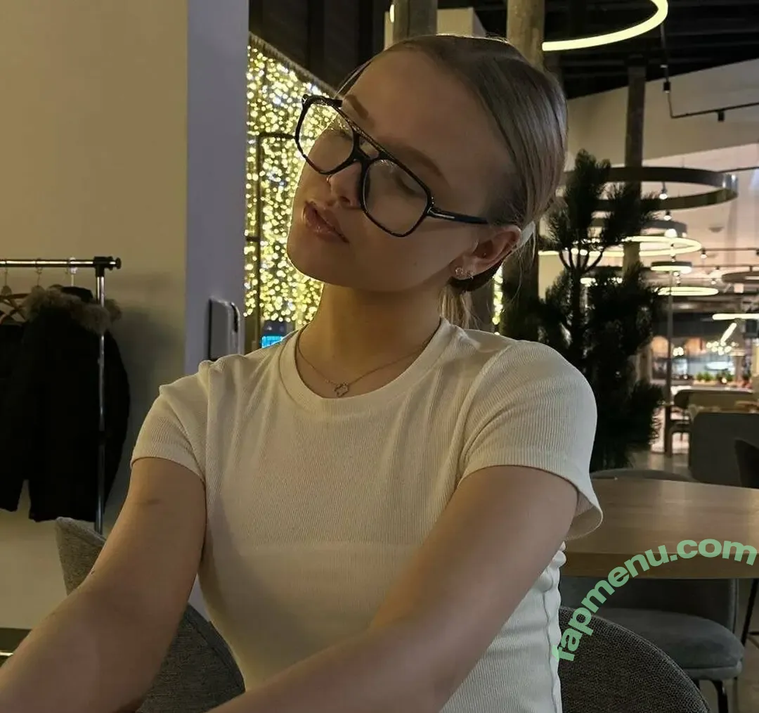 flooora_0 nude photo #0011 (flooora_0)