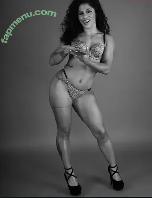 flopajares / Carameltreattt / Florencia Britos / Florencia Pajares / iamcaramelbrunettee nude photo #0055