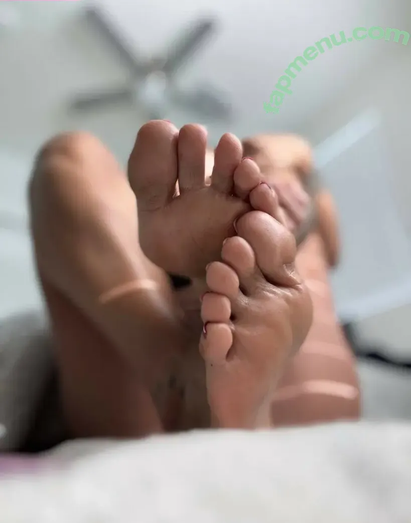 flopajares nude photo #0062 (Carameltreattt / Florencia Britos / Florencia Pajares / iamcaramelbrunettee)