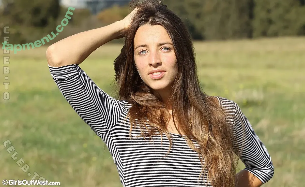 Flora nude photo #0216 (desi.flora / florafaunauniverse)