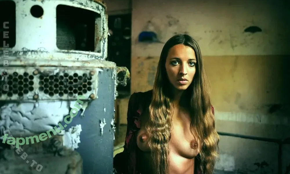 Flora nude photo #0256 (desi.flora / florafaunauniverse)