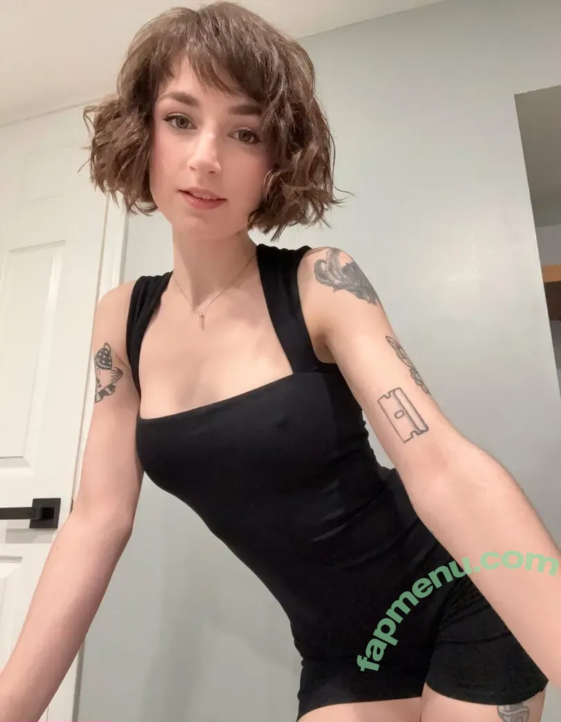 florarodgers nude photo #0401 (floraxrodgers)