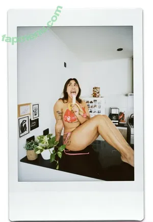 florasfun / florajiggles nude photo #0104