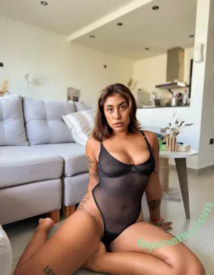 florasfun / florajiggles nude photo #0113
