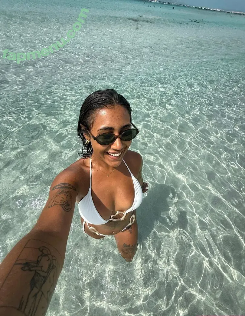 florasfun nude photo #0091 (florajiggles)