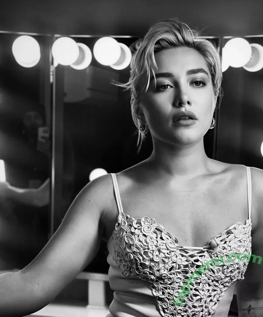 Florence Pugh nude photo #1060 (Florence_Pugh / florencepugh)
