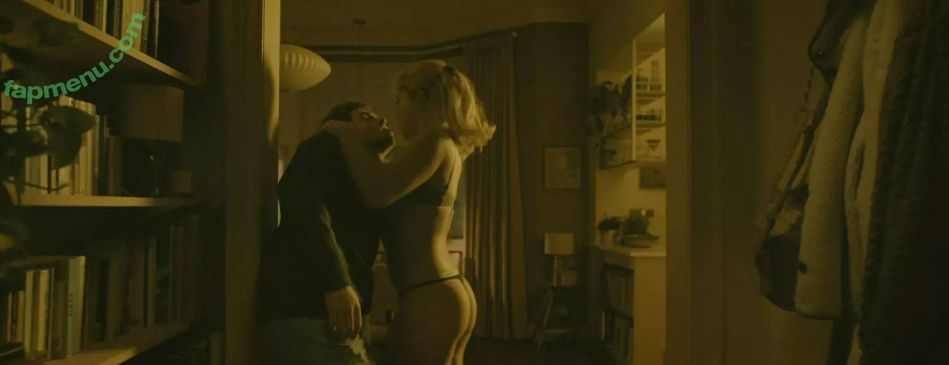Florence Pugh nude photo #1748 (florencepugh)