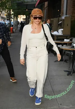 Florence Pugh / florencepugh nude photo #2158
