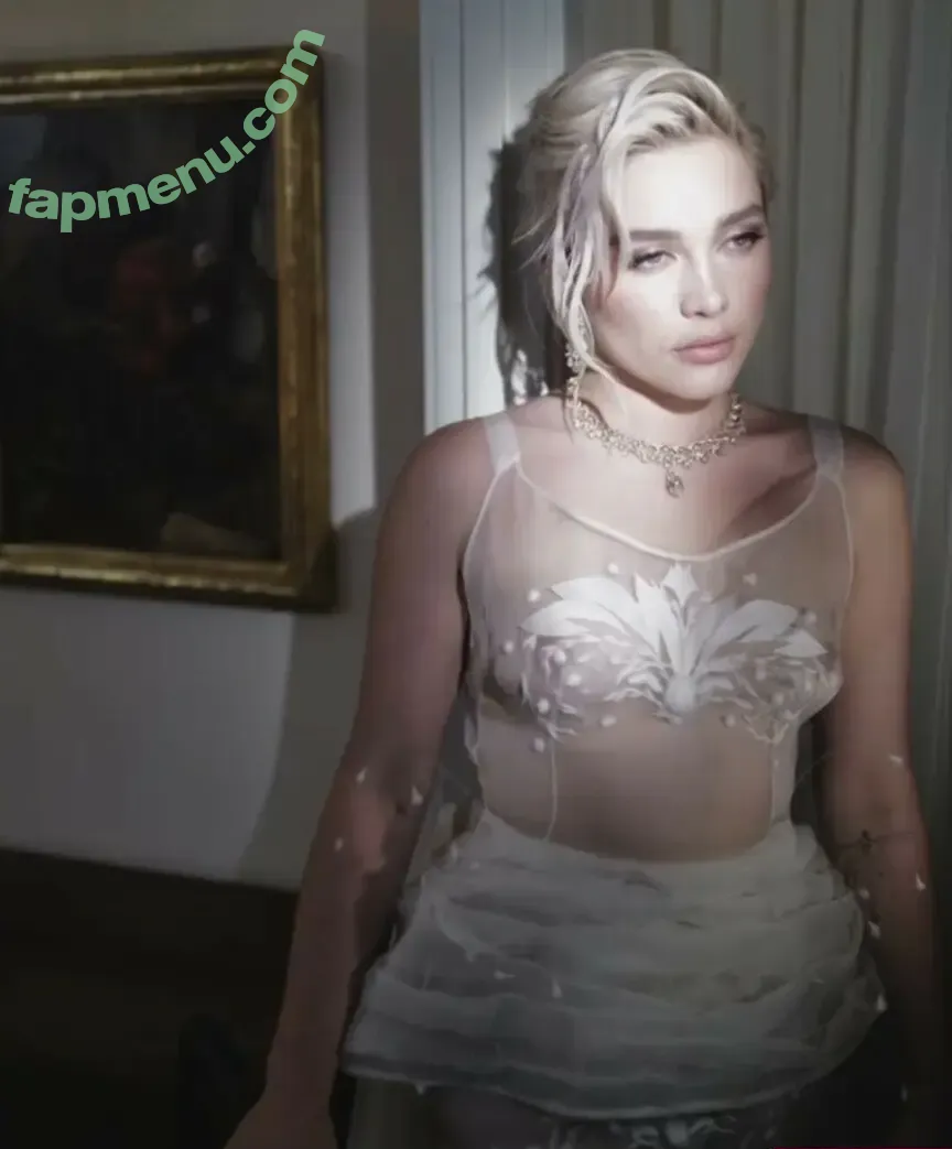 Florence Pugh nude photo #2219 (florencepugh)