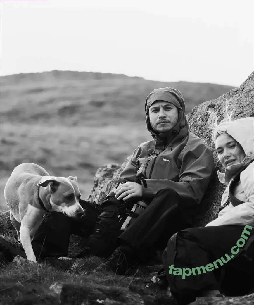 Florence Pugh nude photo #2278 (florencepugh)