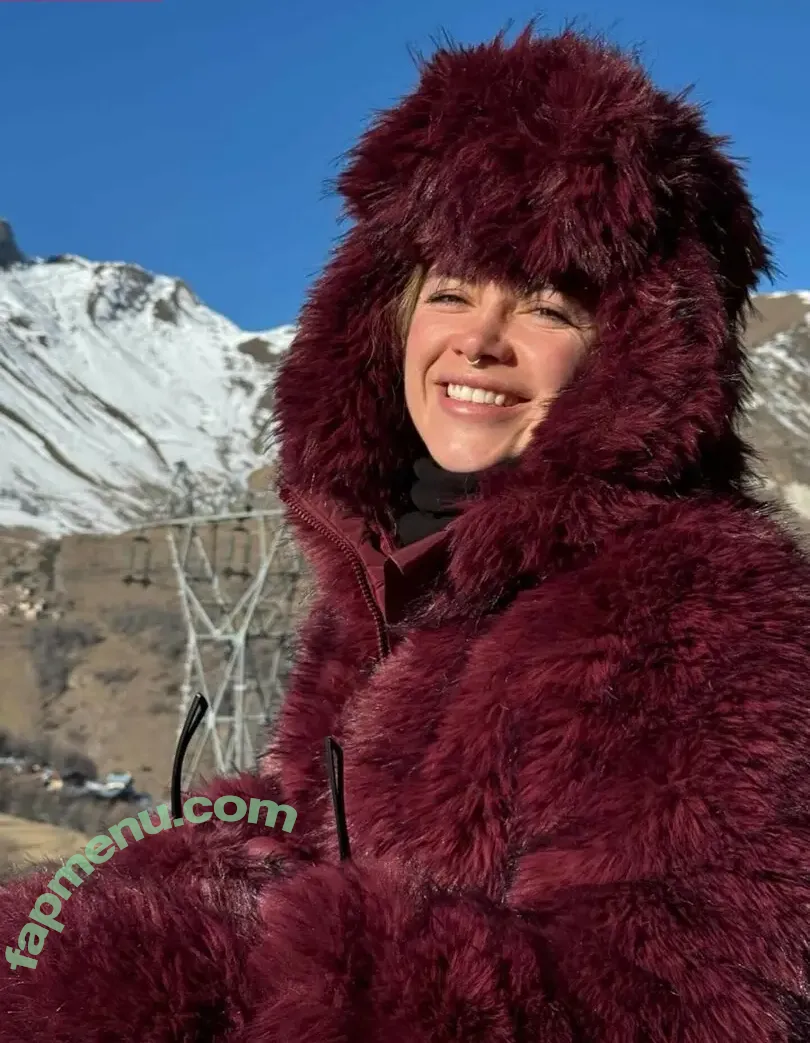 Florence Pugh nude photo #2338 (Florence_Pugh / florencepugh)