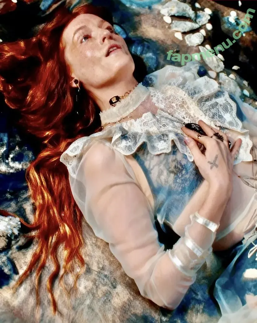 Florence Welch nude photo #0158 (florence)