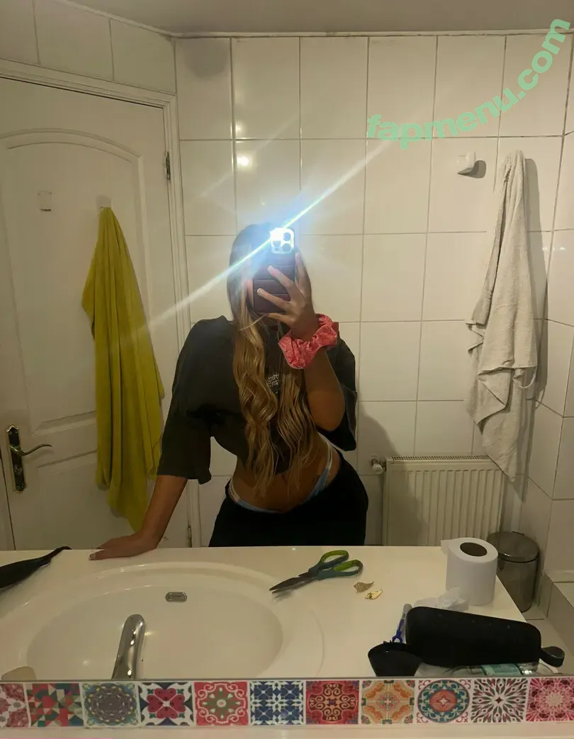 florenciamg nude photo #0072 (Florencia Magnan Grebe / flomagreebe)