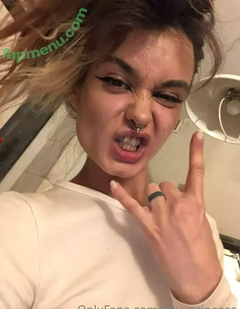 flov_princess nude photo #0757 (flo.imvu)