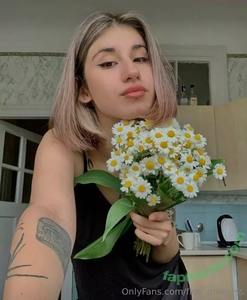 flov_princess nude photo #1472 (flo.imvu)