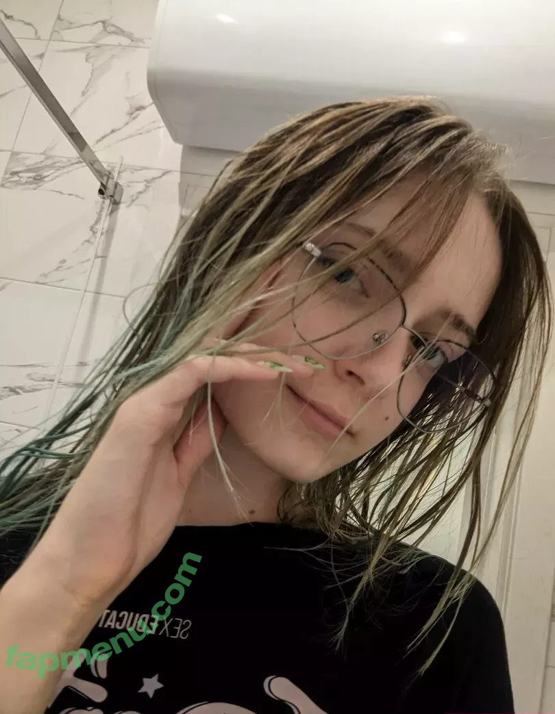 flov_princess nude photo #1776 (flo.imvu)