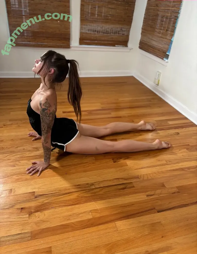 flowwithsky nude photo #0274 (skyflowartist)