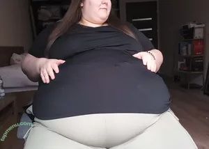 Fluffymaya98 / fluffymayassbbw nude photo #0006