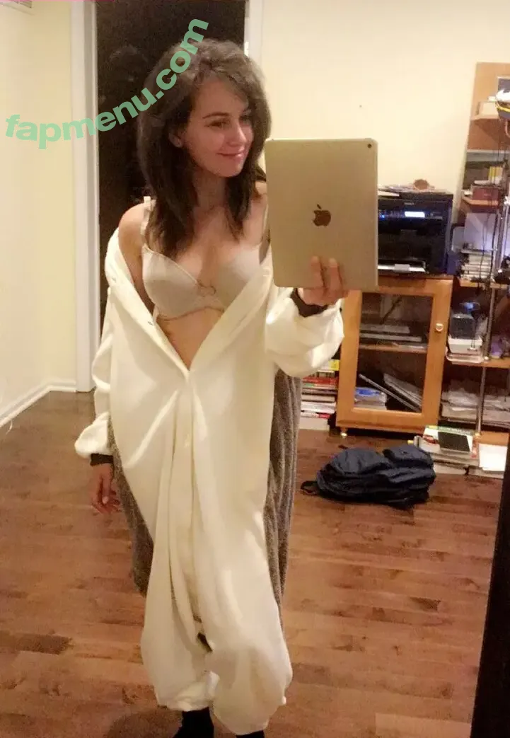 FluffyOrangeBubble nude photo #0009 (Masha / claraOswin / tsatratkin)