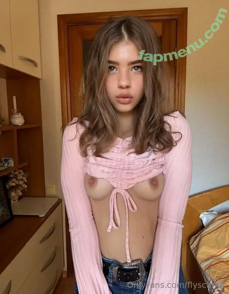 flyscarlet nude photo #0003 (scarletaviram)