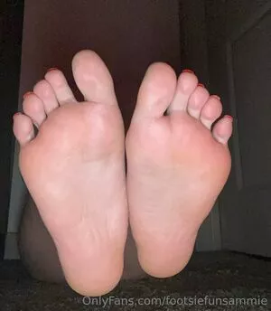 footsiefunsammie / sammekimyoga nude photo #0014