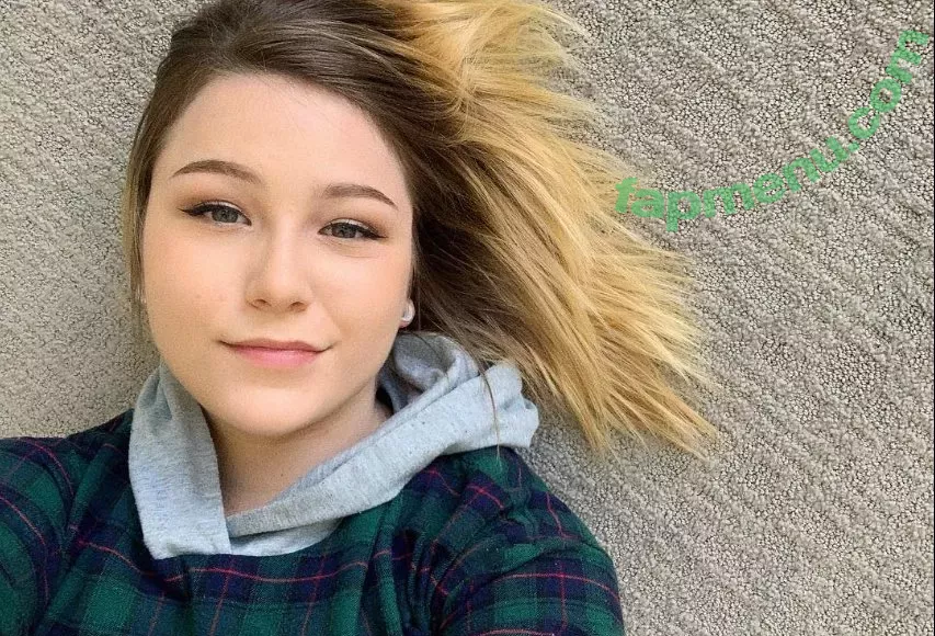 Fooya nude photo #0009 (Danielle Bosch / iFooYa)