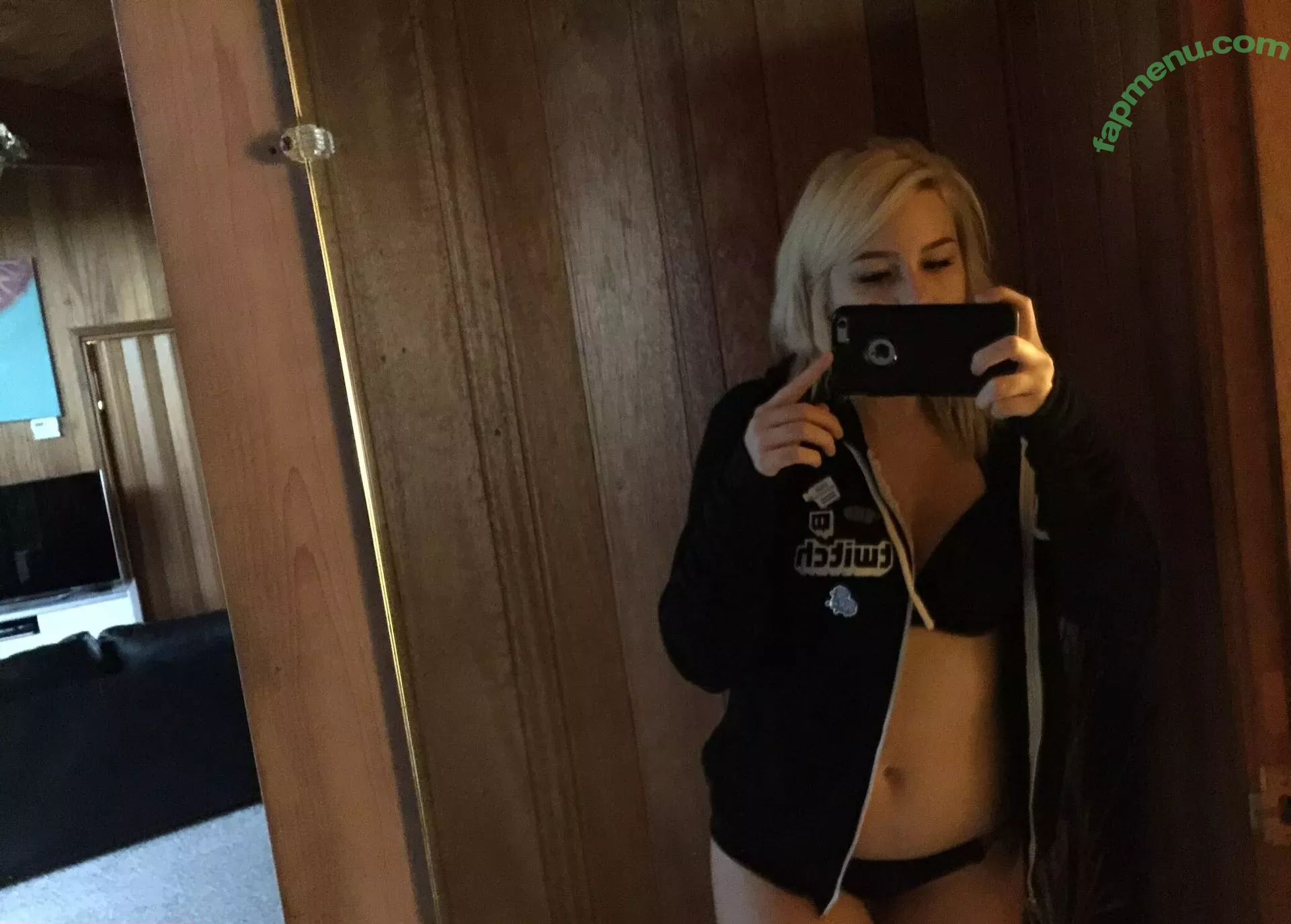 Fooya nude photo #0017 (Danielle Bosch / iFooYa)