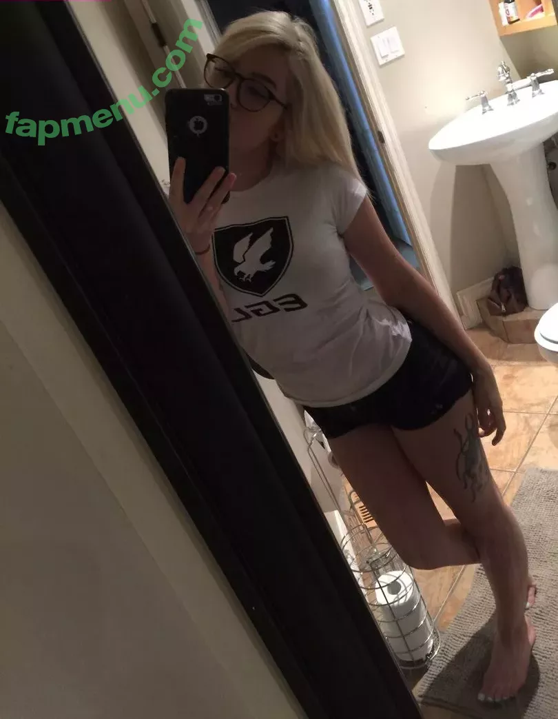 Fooya nude photo #0056 (Danielle Bosch / iFooYa)