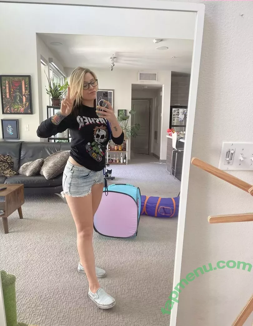Fooya nude photo #0097 (Danielle Bosch / iFooYa)