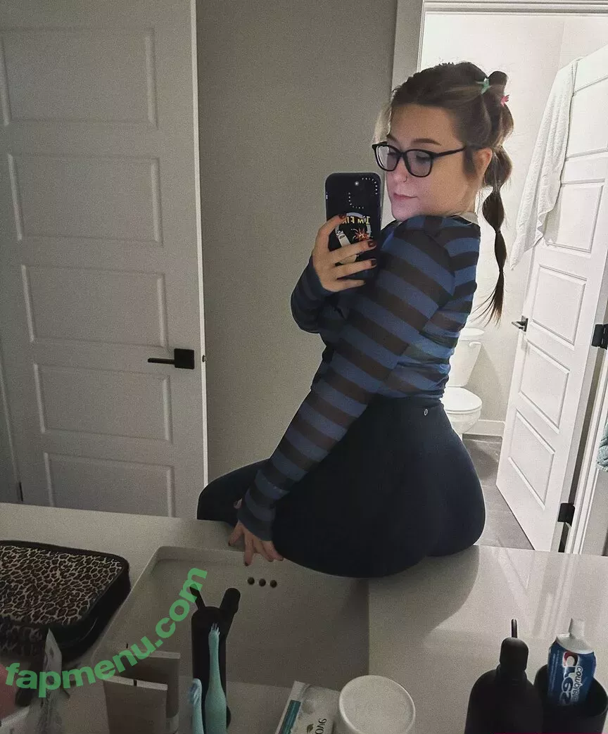 Fooya nude photo #0104 (Danielle Bosch / iFooYa)