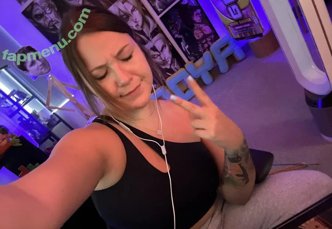 Fooya nude photo #0277 (Danielle Bosch / iFooYa)