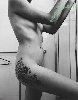  nude photo #0009