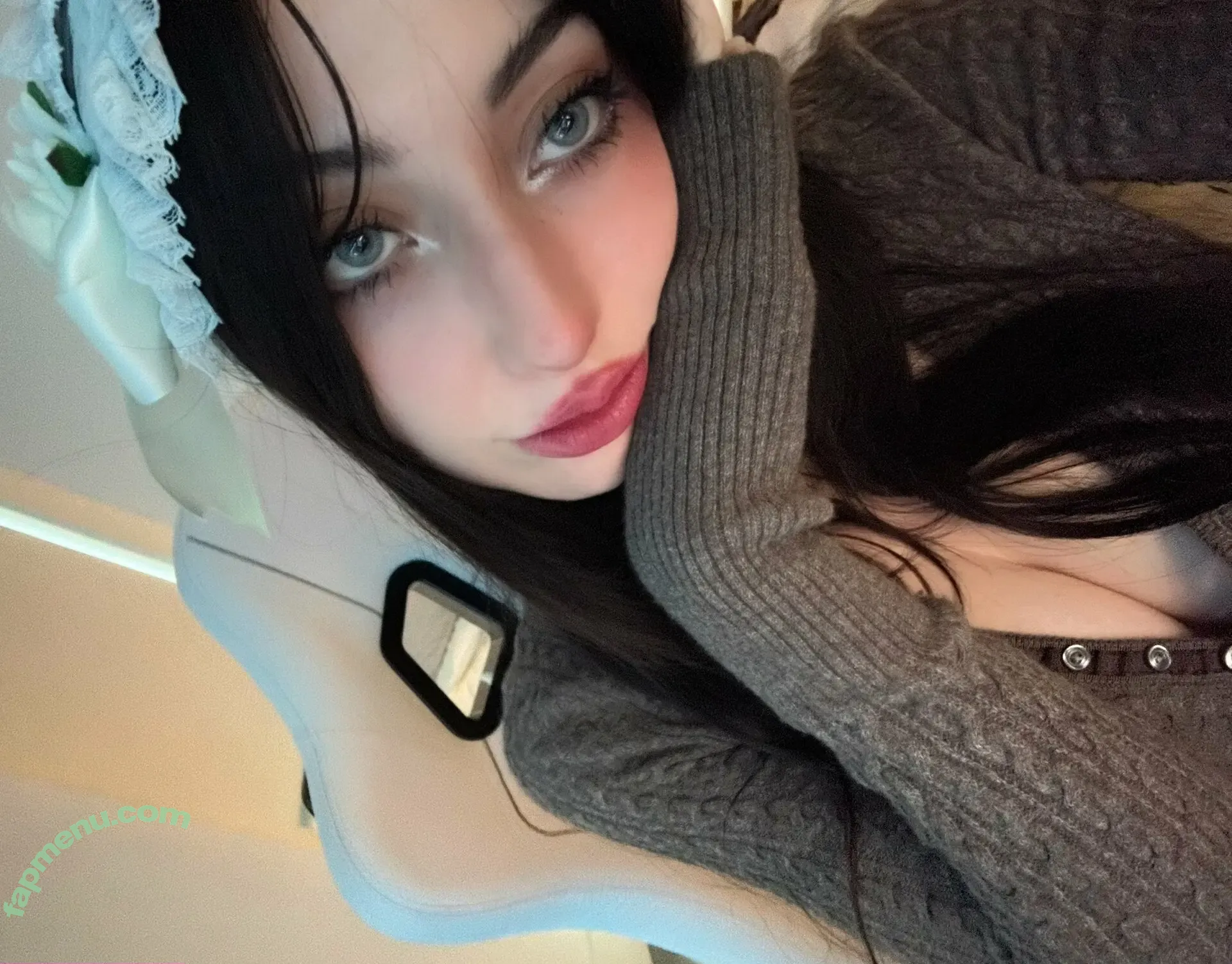 Foreplay nude photo #0057 (Marmarbunni / Marsie)