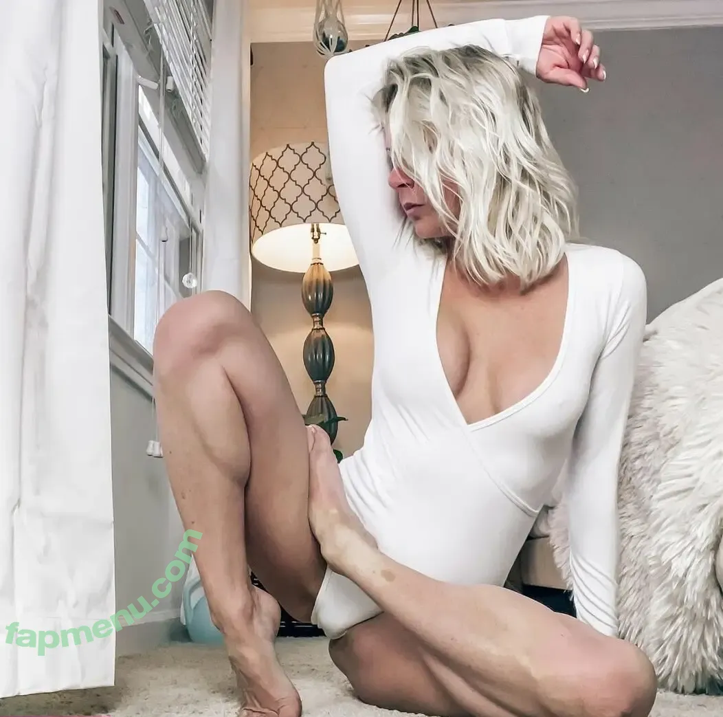 fourtyfitmommy nude photo #0038 (fourtyfitmommy_)