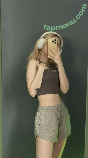 Fox_Happiness / fox.happiness / fox_pleasure nude photo #0387