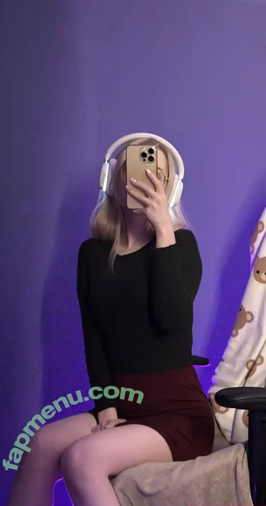 Fox_Happiness nude photo #0036 (fox.happiness / fox_pleasure)