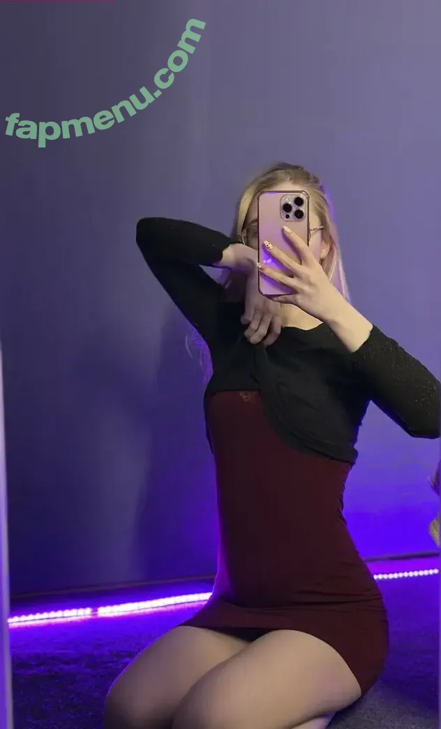 Fox_Happiness nude photo #0043 (fox.happiness / fox_pleasure)