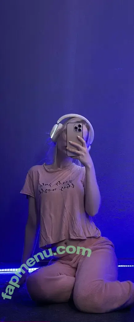 Fox_Happiness nude photo #0052 (fox.happiness / fox_pleasure)