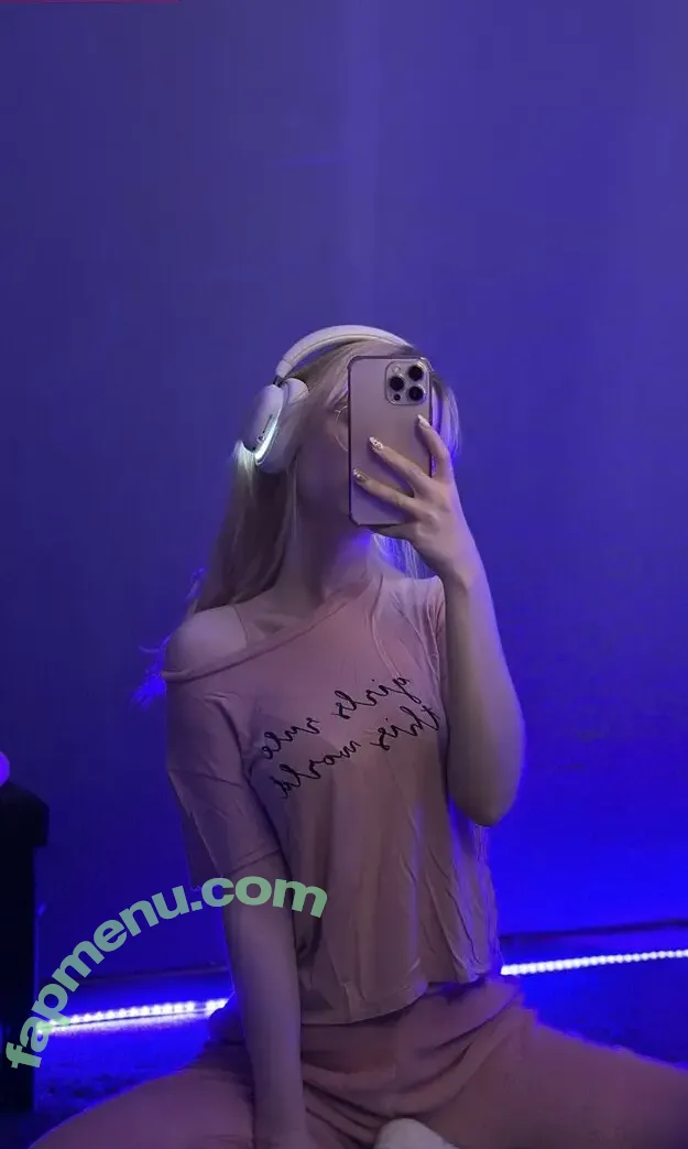 Fox_Happiness nude photo #0055 (fox.happiness / fox_pleasure)