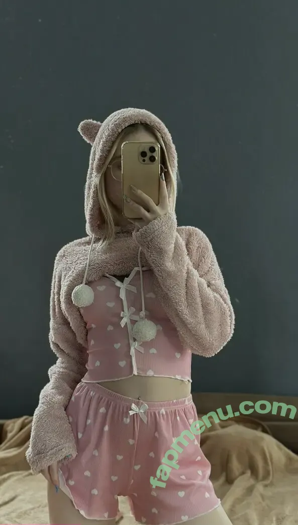 Fox_Happiness nude photo #0065 (fox.happiness / fox_pleasure)