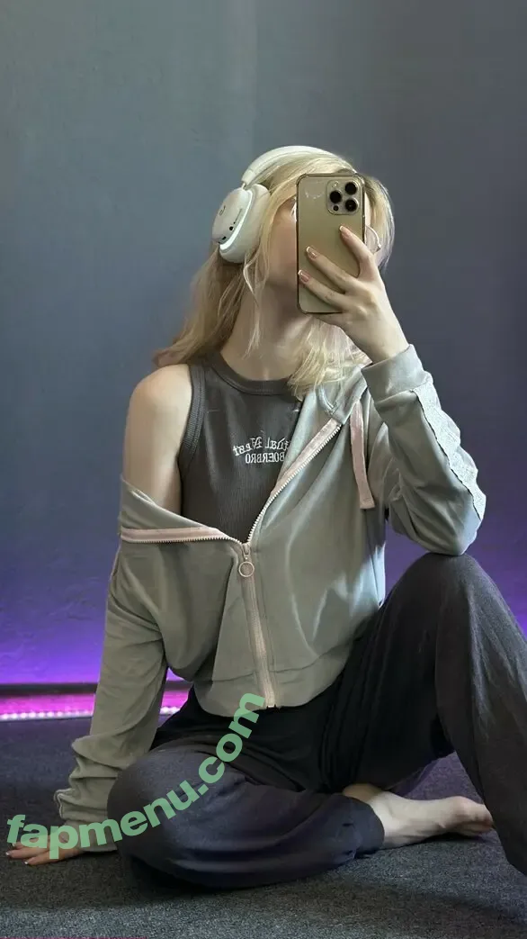 Fox_Happiness nude photo #0404 (fox.happiness / fox_pleasure)