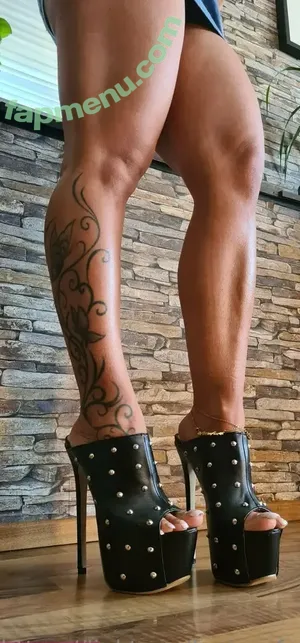foxieefeetfree / foxiee.fox nude photo #0007