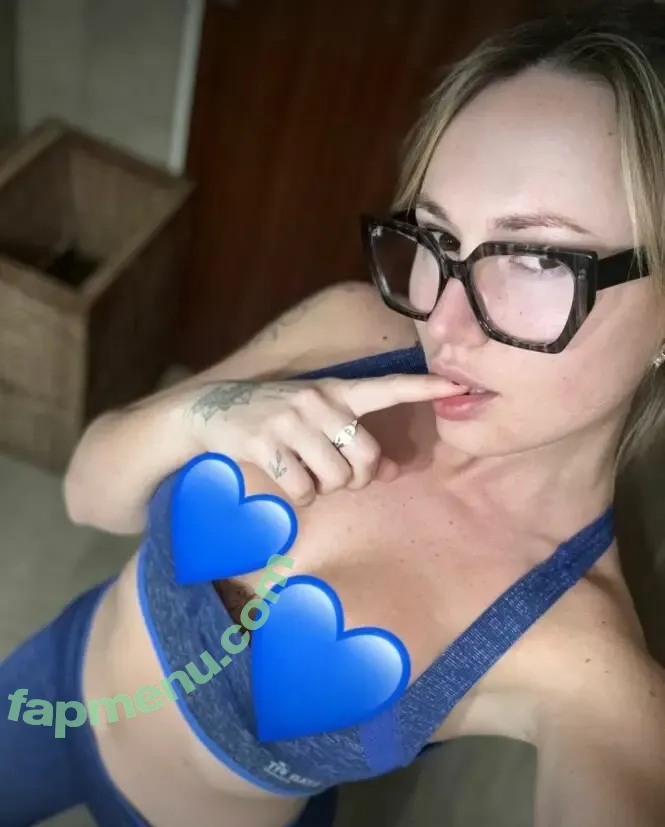 Foxy.ashley nude photo #0115 (abrilfrino / foxy_ashlee / luna_en_leo)