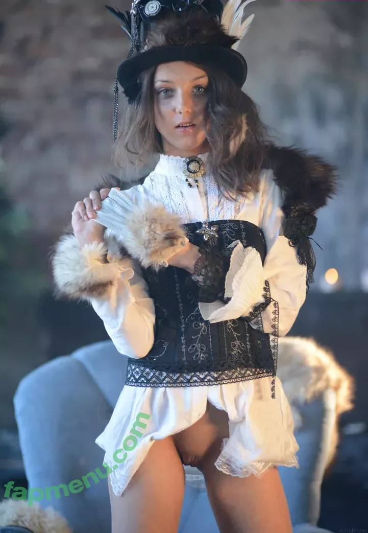 Foxy Di nude photo #0249 (Foxi Di / Katya Ivanova / Kleine Punci / Nensi B Medina / foxy__di)