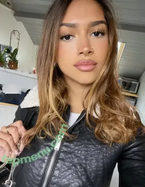 Foxysnowball235 / foxyamber6 nude photo #0042