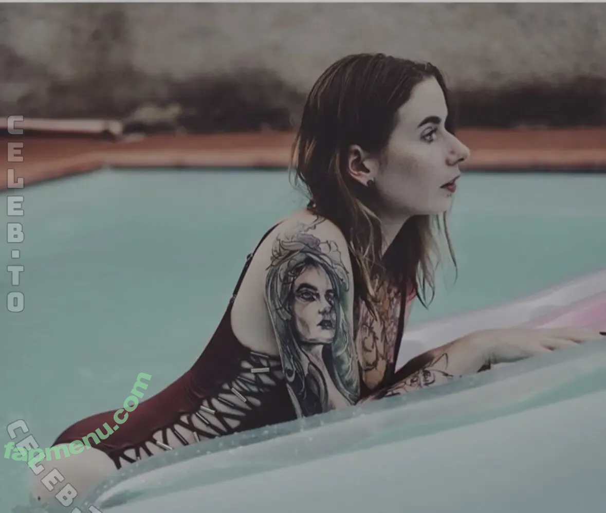 FraeuleinChaos nude photo #0035 (SinaBormuellerFotodesign / frlnchaos)