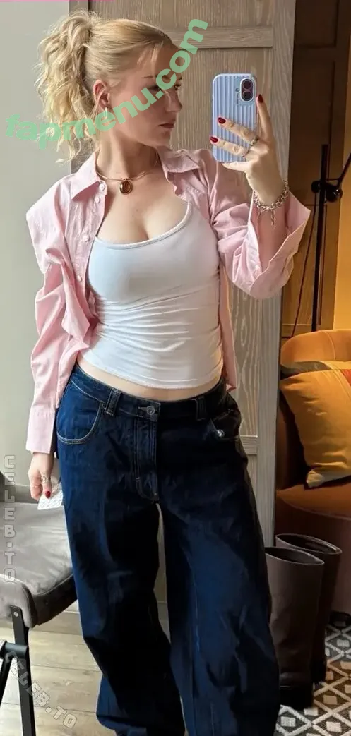 Francesca Dougan nude photo #0194 (almost.cesca)