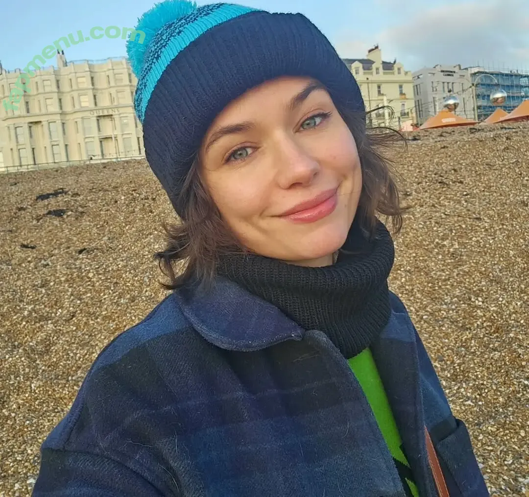 Frankie Ward nude photo #0021 (getfrankgames)