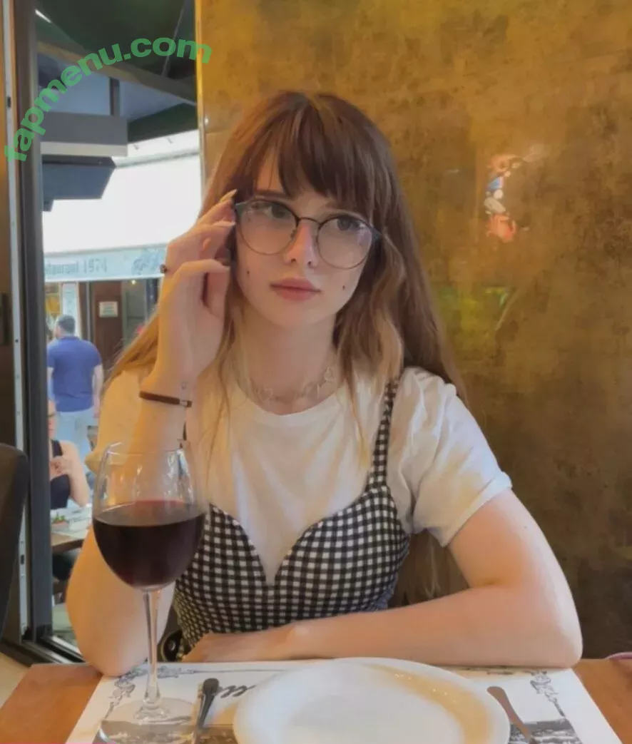 frauleinmilk nude photo #0171 (suisai.uwu / suisaiuwu)